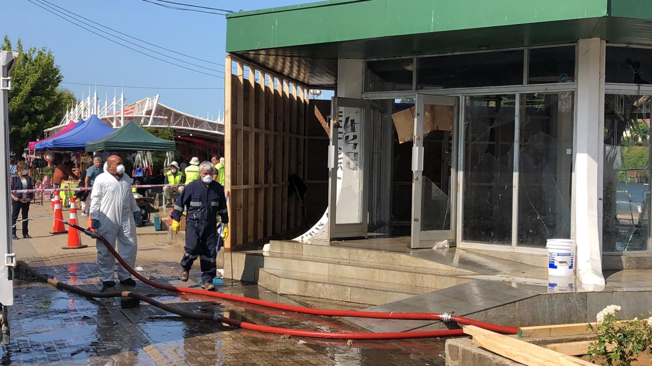 Retiran a personas en situación de calle que habitaban ex caseta turística en la Costanera de Valdivia