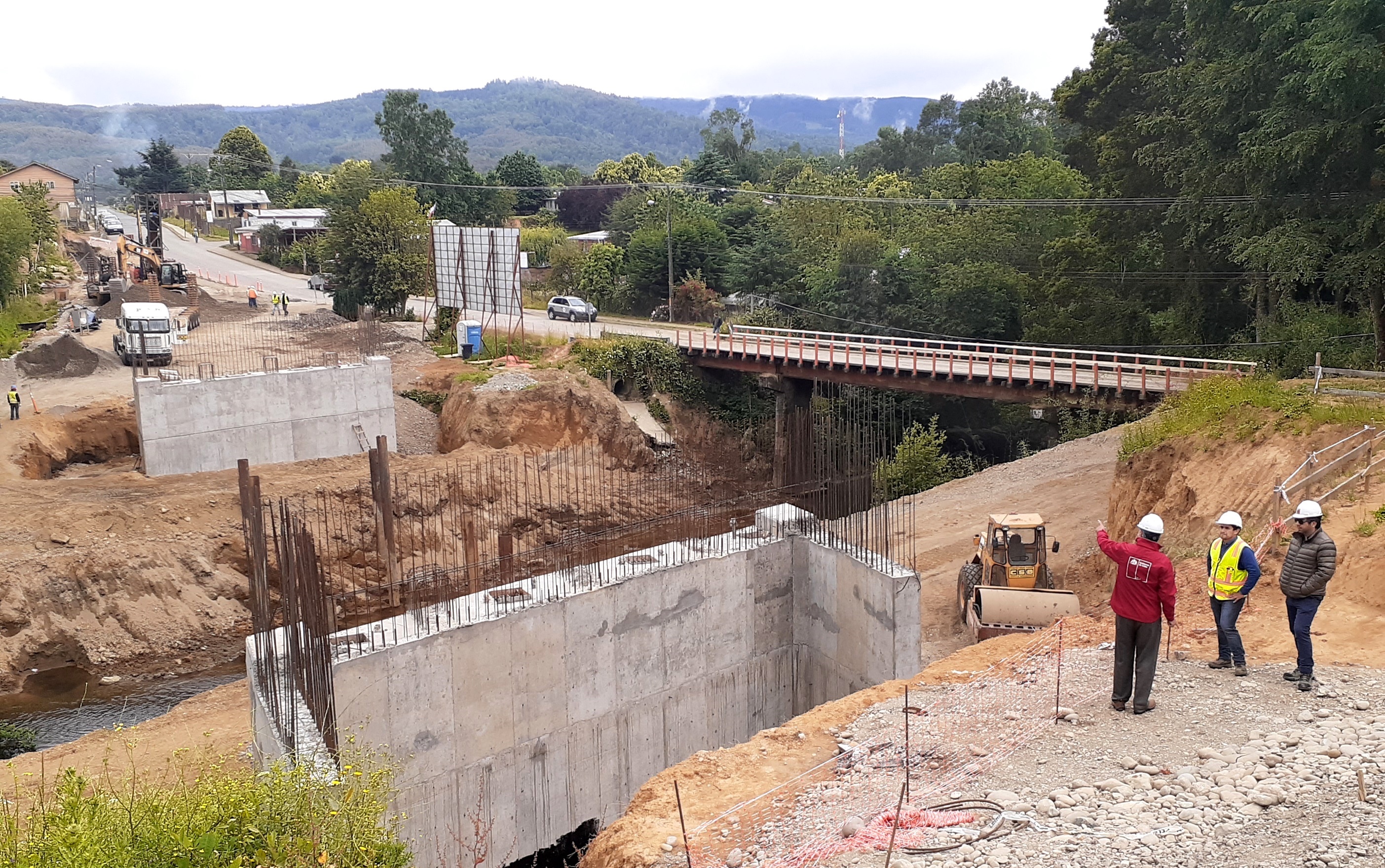 Un 38% de avance presenta la construcción del nuevo puente Collilelfu de Reumén