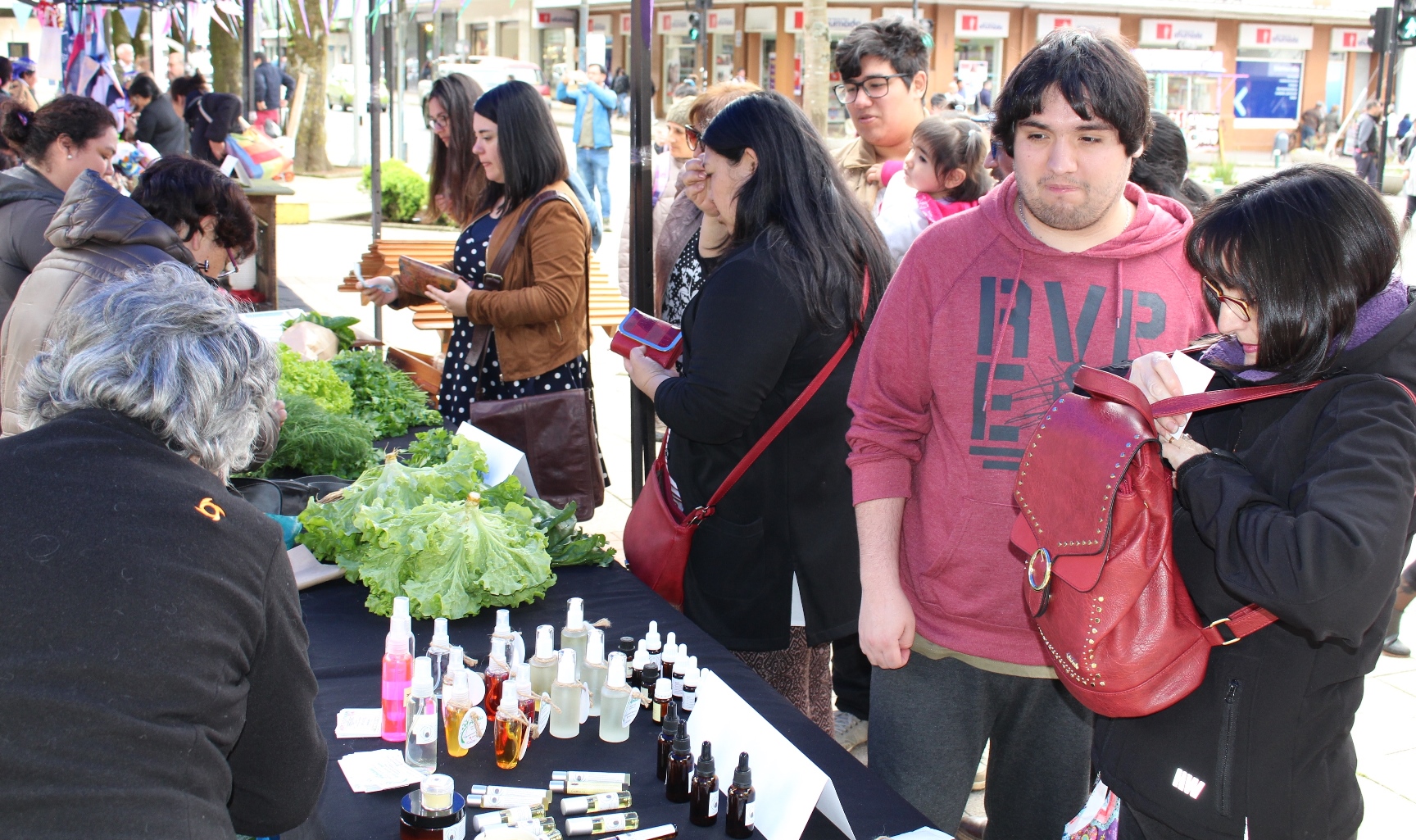 Durante tres días artesanos de Valdivia ofrecerán sus productos en ExpoFosis de Niebla