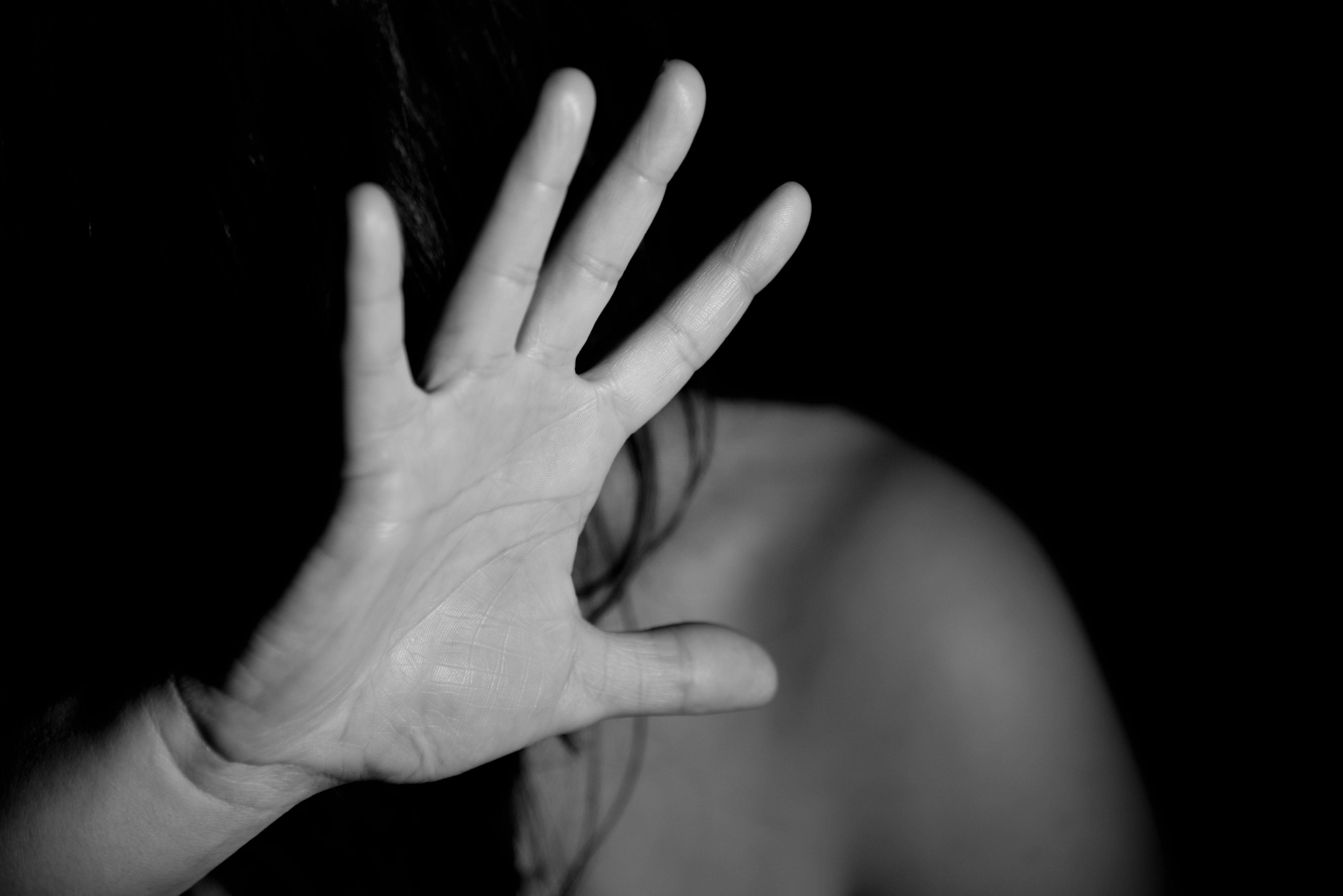 Violencia en el "pololeo": En Los Ríos un 7,9% de jóvenes declara haber sufrido violencia psicológica