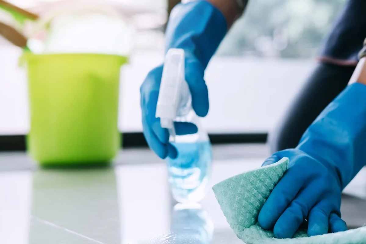 Los Ríos: Cervecería Kunstmann donó 500 kilos de desinfectante para la red asistencial de salud