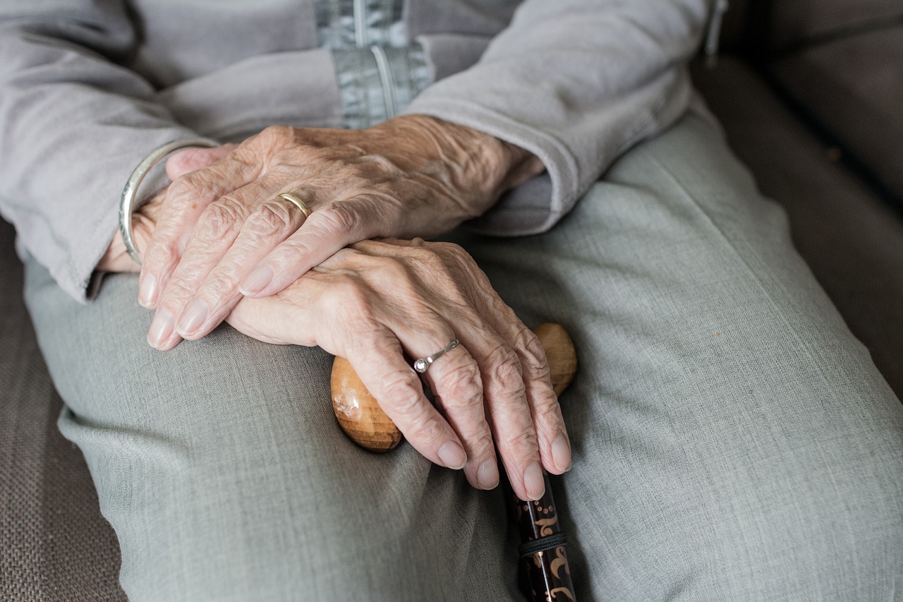 Cierran centro de adultos mayores de Valdivia por brote de COVID-19: Hay 25 contagios y tres fallecidos