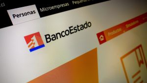 Giro se hizo en Santiago: BancoEstado tendrá que reponer fondos robados a mujer de Paillaco