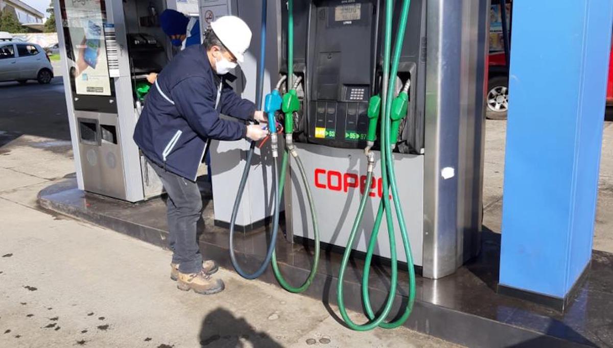 SEC clausuró cuatro surtidores en estación de servicio de Valdivia tras denuncia por combustible con agua