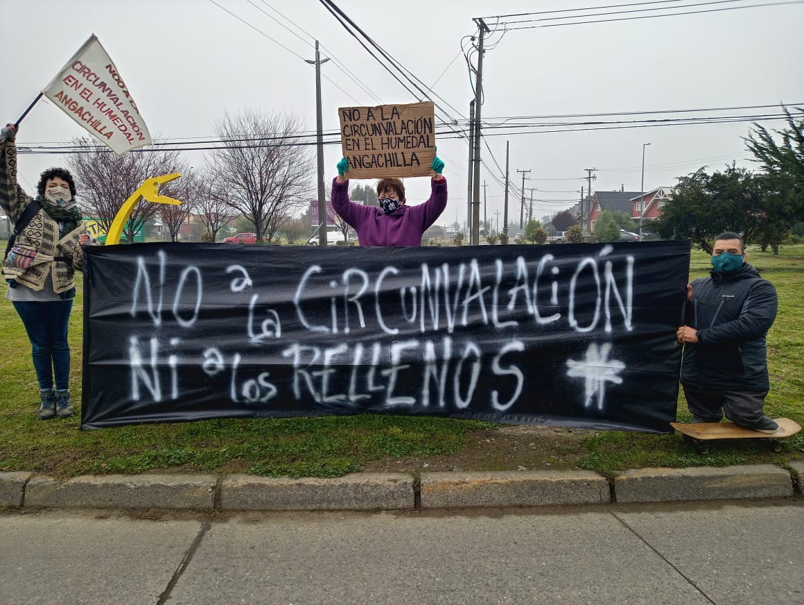 En Valdivia protestaron rechazando el trazado de Circunvalación y rellenos de Humedal Angachilla