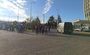 Detienen a conductor que huyó tras atropellar a joven en medio de una marcha en Valdivia