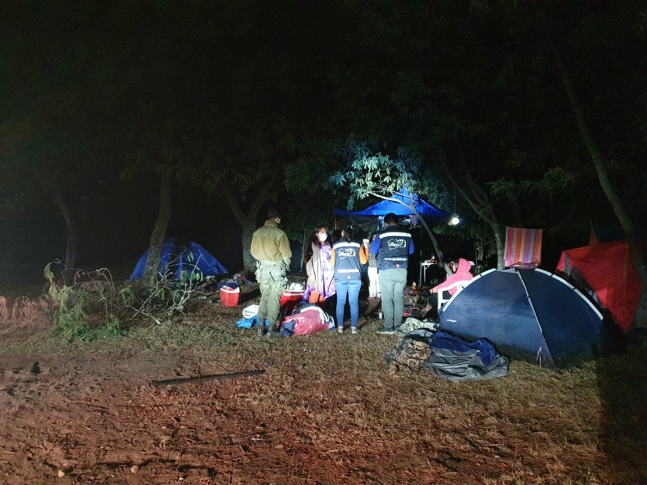 Cursan 43 sumarios sanitarios en campamentos masivos en Los Lagos y Mariquina: 7 personas quedaron detenidas