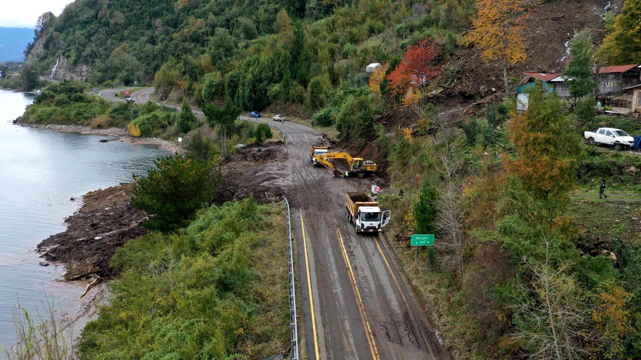Tras derrumbes: Reabren ruta Coñaripe-Panguipulli para circulación diurna