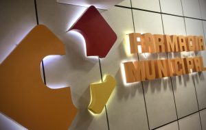 Inician trabajos de habilitación para nueva farmacia municipal en Valdivia