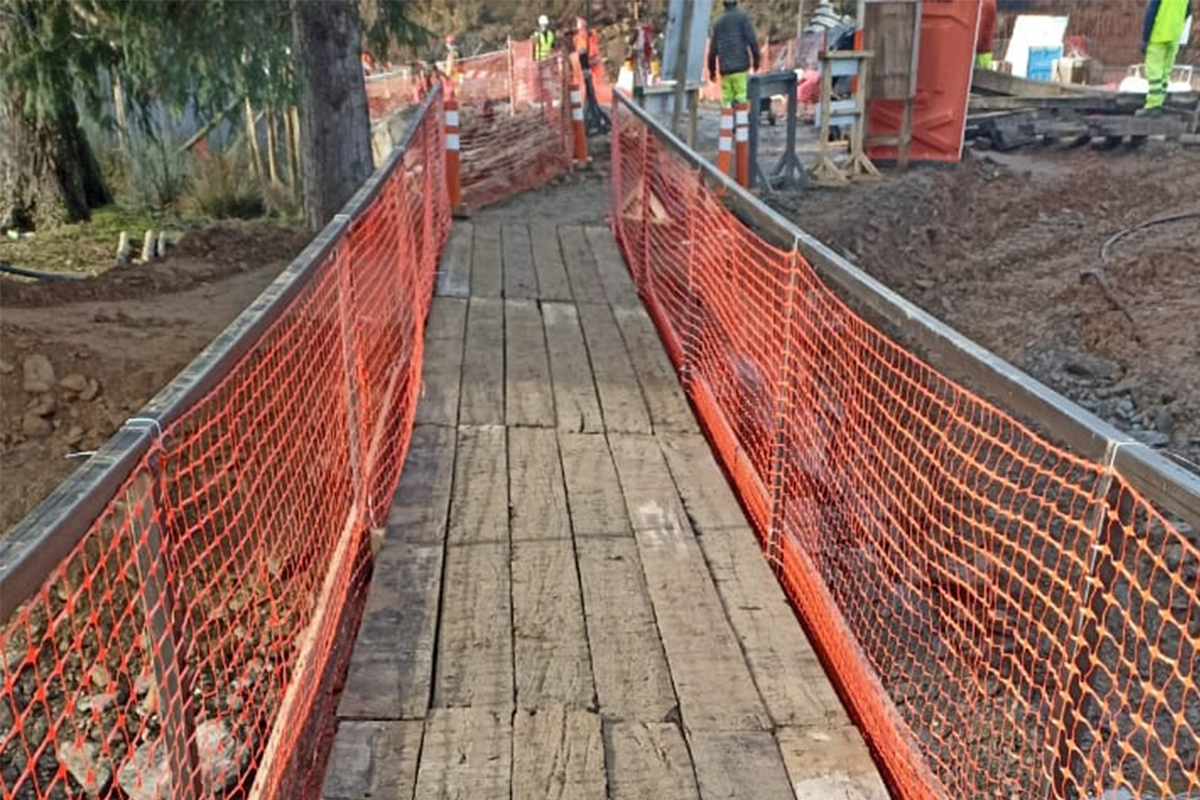 Autoridades de Corral critican puente provisorio en San Juan y temen nueva destrucción ante posibles sistemas frontales