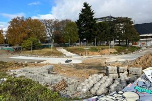 Gobernador Cuvertino por licitaciones fallidas en plazas de Valdivia: “Es una muy mala noticia”