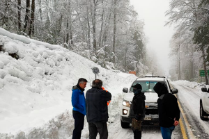 Alcalde de Panguipulli solicitó despejar caminos de sectores cordilleranos tras intensas nevadas