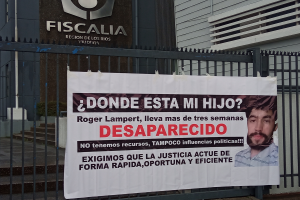 Familia de Roger realizó manifestación para pedir apoyo por la desaparición del joven valdiviano