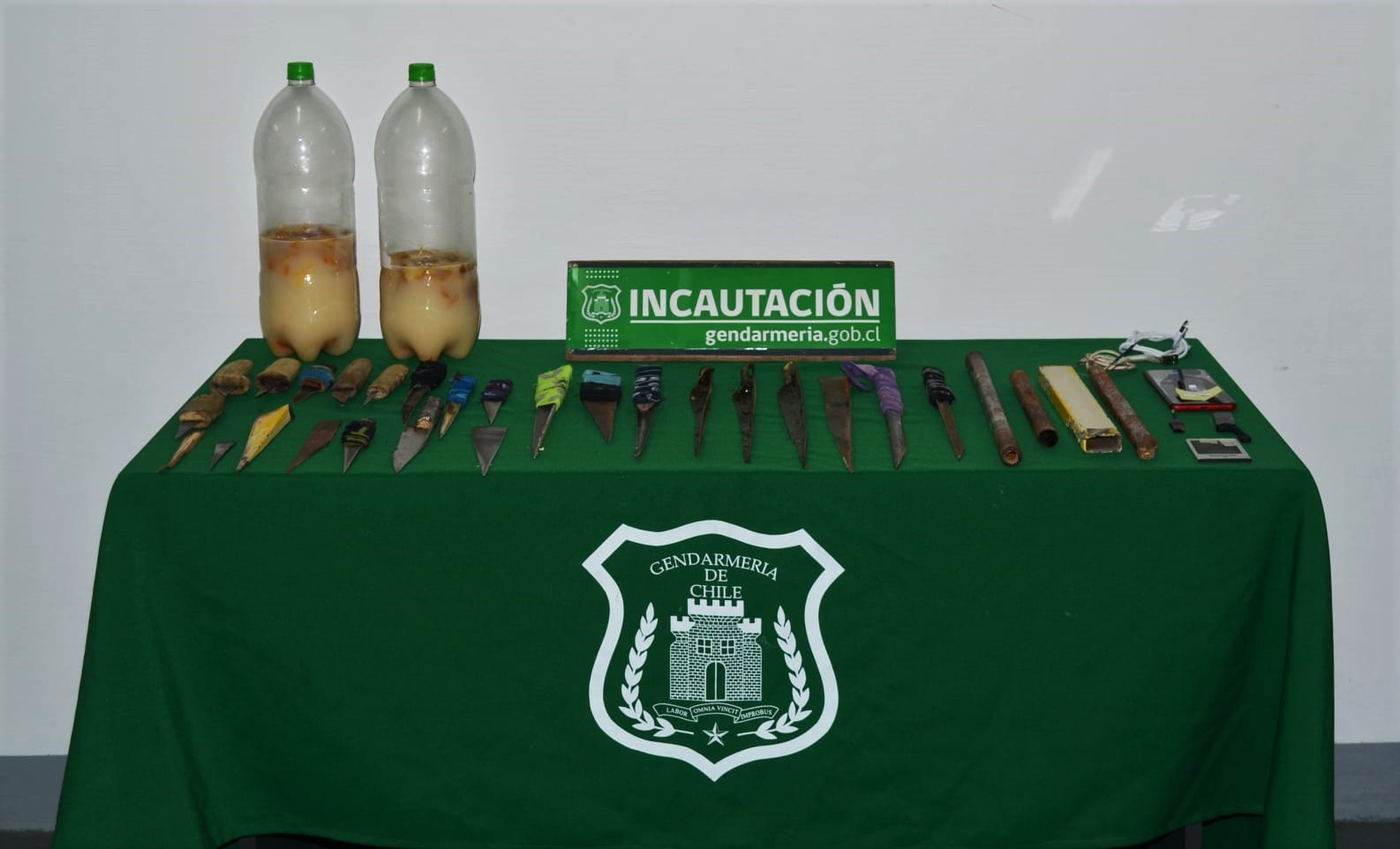 Encuentran armas blancas y un celular tras nuevo allanamiento en Complejo Penitenciario Llancahue