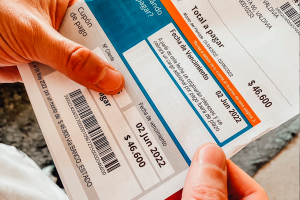 A más de 21 mil familias de Los Ríos se les cubrirán deudas de electricidad por pandemia