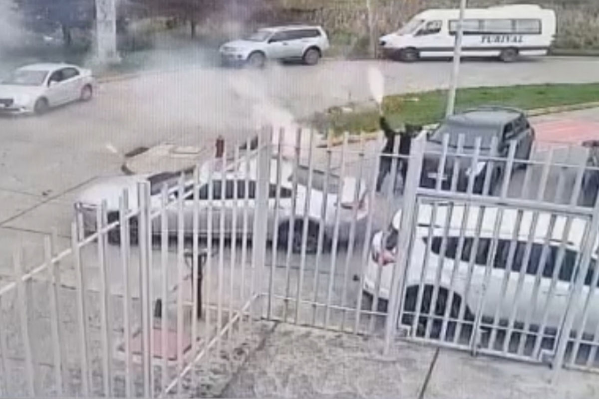 Detienen a dos hombres por detonar dispositivos pirotécnicos en estacionamiento de la cárcel de Valdivia