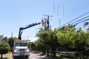 Valdivia: Más de 700 familias del sector Libertad serán beneficiadas con mejoramiento de red eléctrica