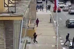Delegación Presidencial evalúa querella por destrozos tras marcha en el centro de Valdivia