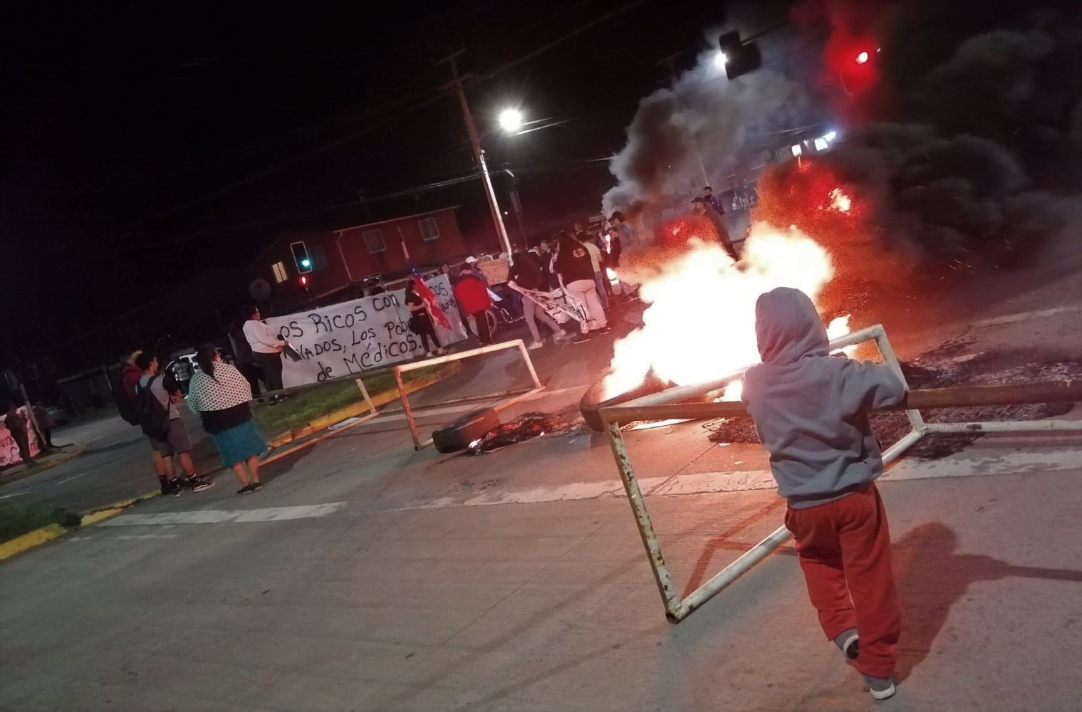 “Tenemos derecho a salud”: Demandan reabrir y dar seguridad en CECOSF Pablo Neruda de Valdivia