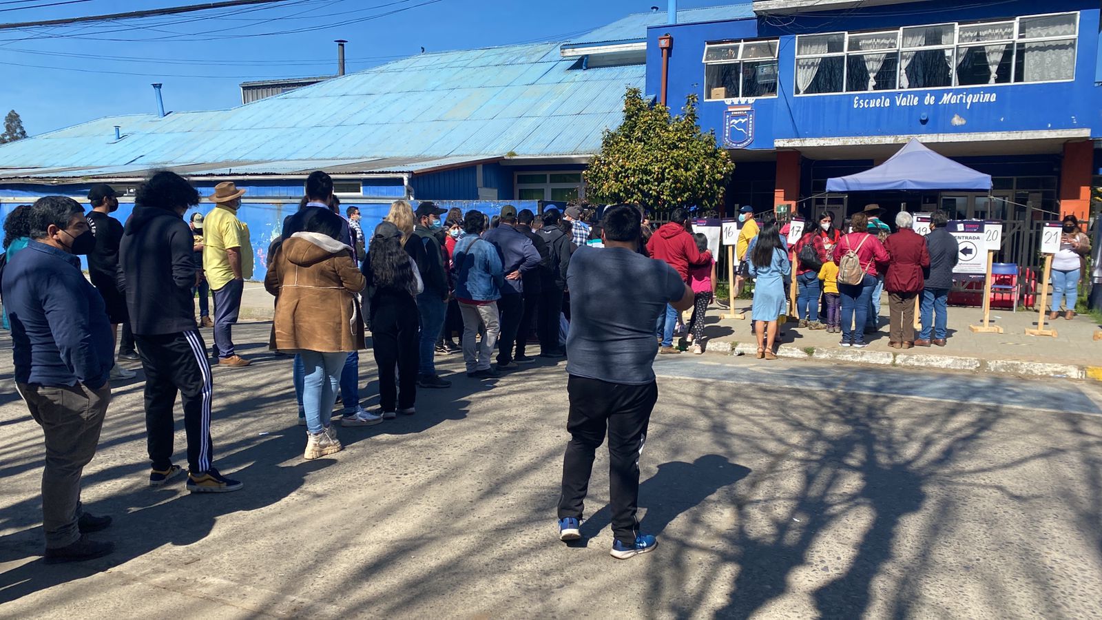 Extensas filas se registran durante este Plebiscito en la Región de Los Ríos