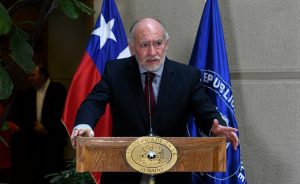 Flores pide unidad en la centroizquierda y desdramatiza posible candidatura de expresidenta Bachelet