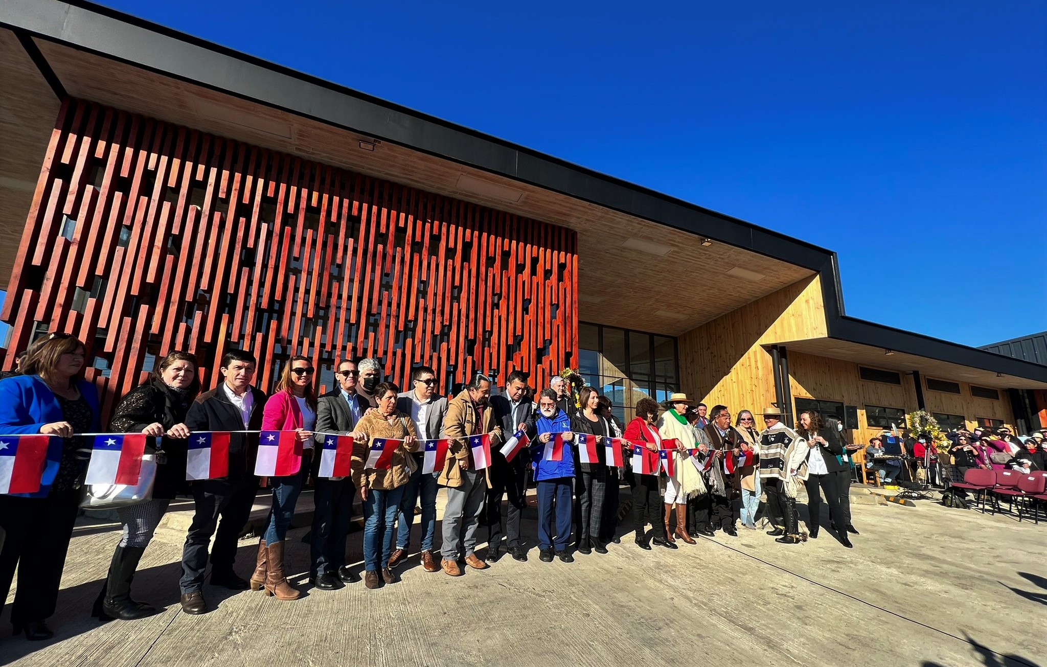 Inauguran y ponen en marcha nuevo terminal de buses en Lago Ranco