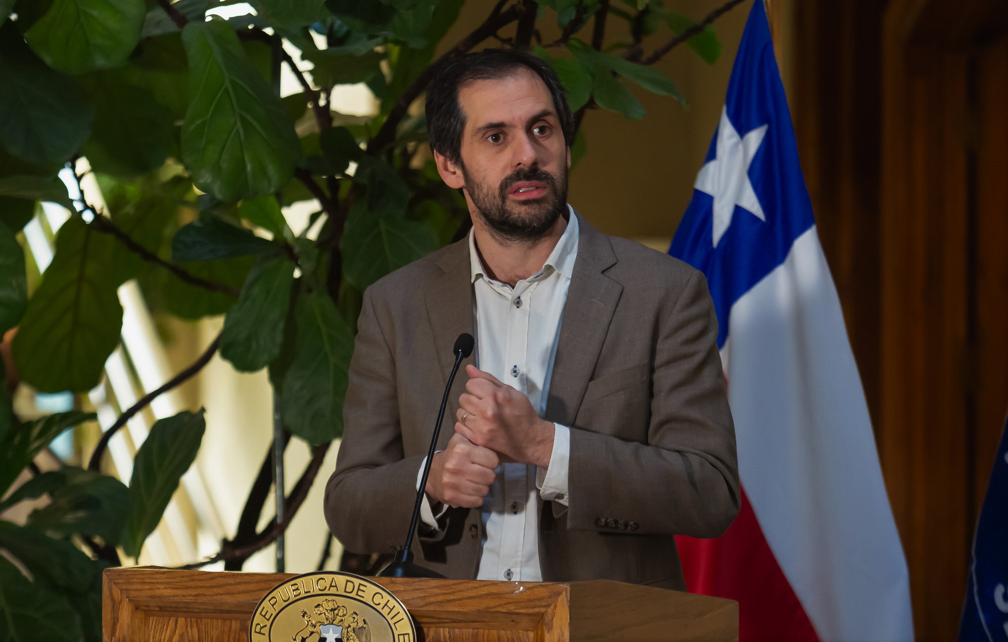 Ministro Grau hace mea culpa por tuits contra Carabineros: “Comentarios de ese tipo no contribuyen”