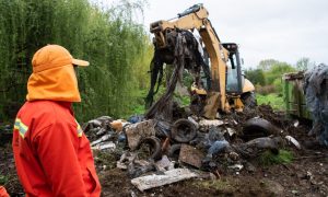 Retiran 25 toneladas de desechos desde microbasural de sector Las Ánimas de Valdivia