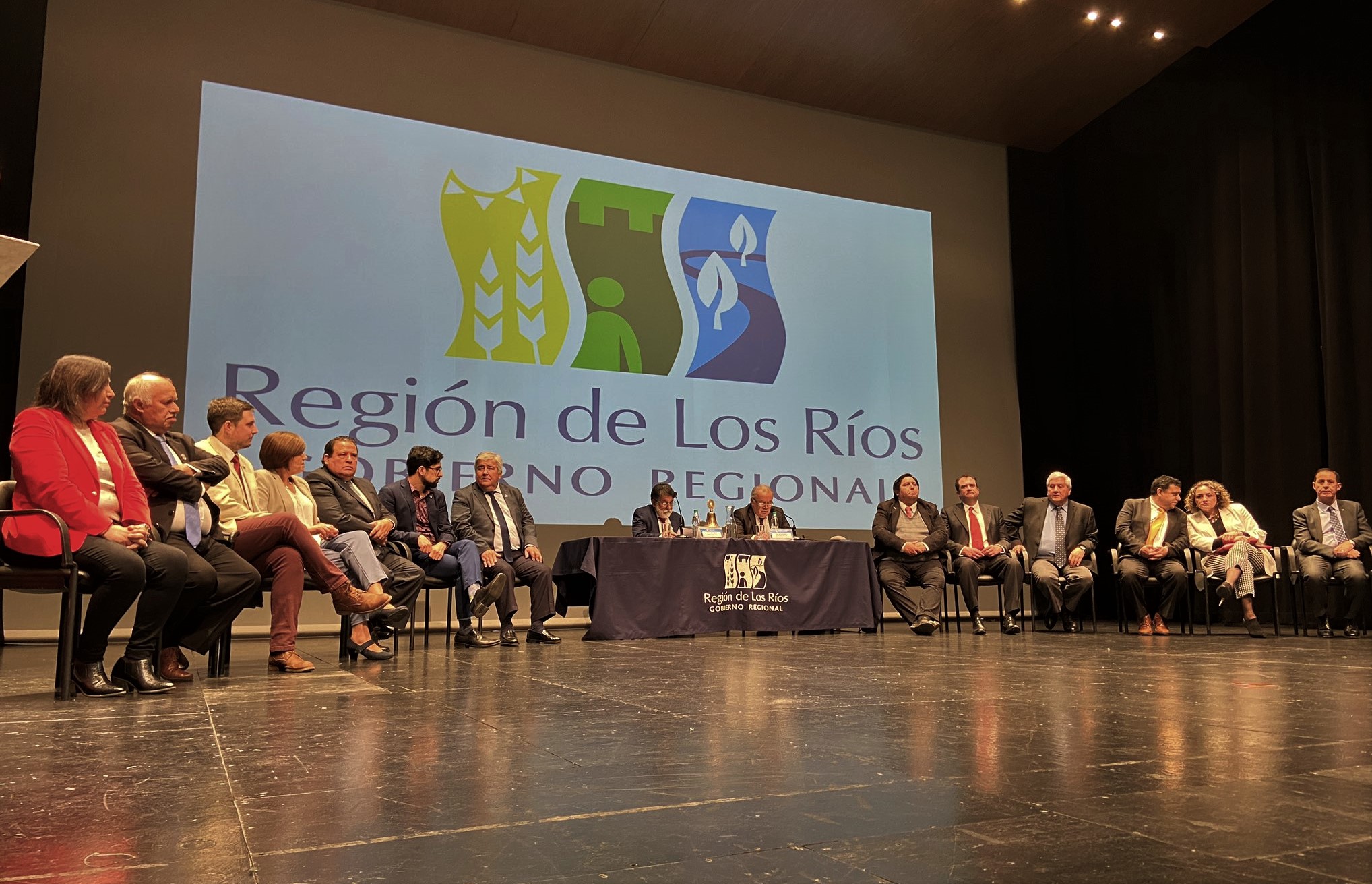 Gobernador Cuvertino conmemoró 15 años de Los Ríos abogando por “flexibilidad presupuestaria”