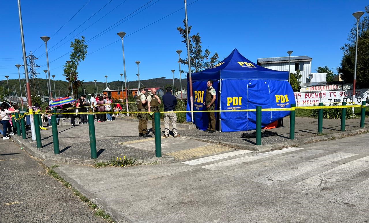 Un cadáver encontrado en una plaza desplegó a la PDI y Carabineros en Valdivia