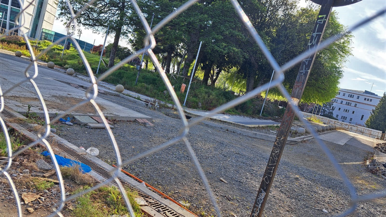 Aumentan recursos para terminar plazas Chile y Pedro de Valdivia: A fin de mes habilitarán calles aledañas
