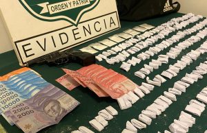 Detienen a adolescente en persecución policial en Valdivia: Portaba 400 dosis de droga y un arma