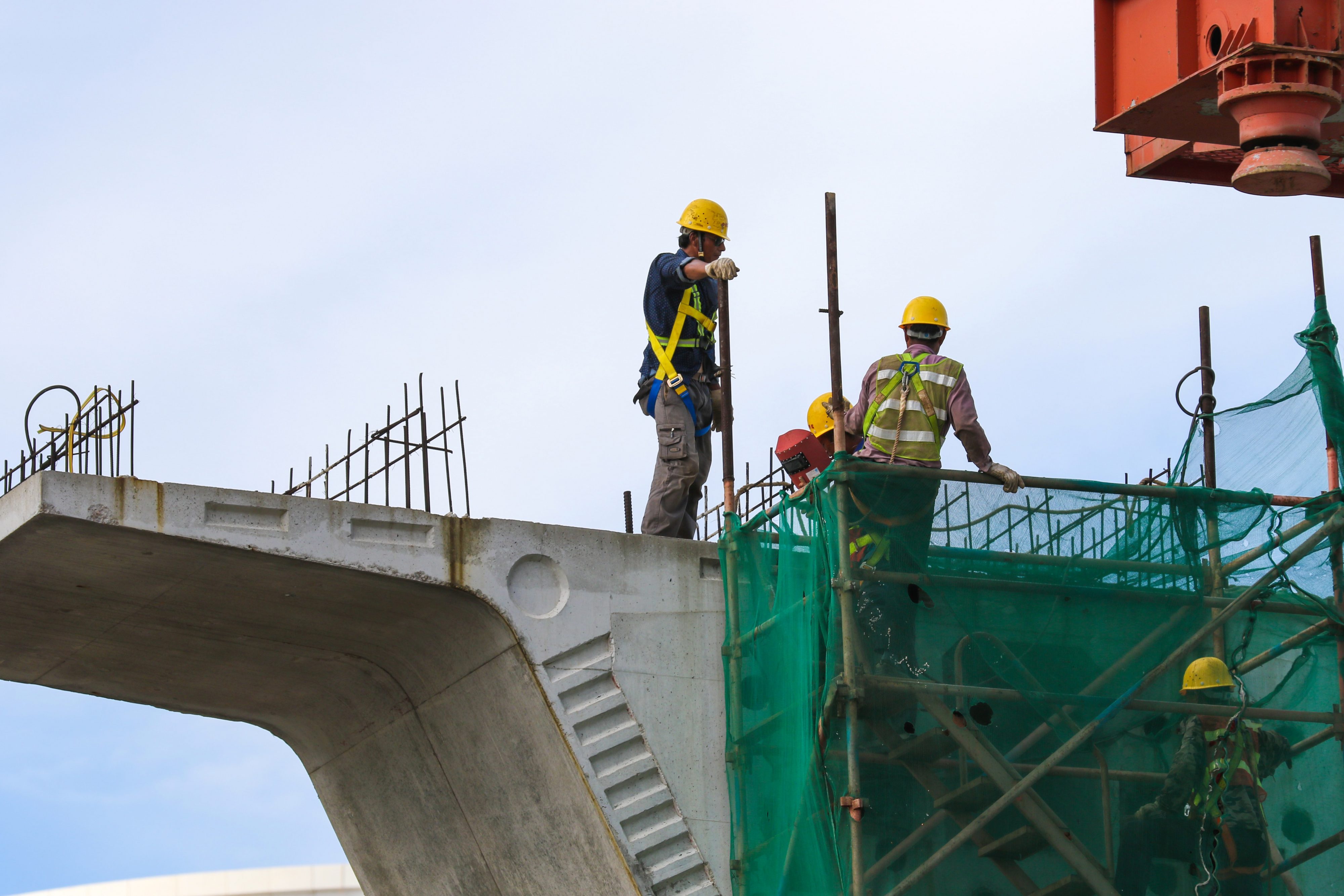 Habilitan el tránsito en puente de Máfil que iba a construir la empresa Claro Vicuña