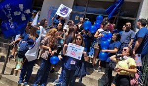 “Que pasen a contrato permanente”: Gremios del Hospital Base Valdivia presionan por honorarios COVID