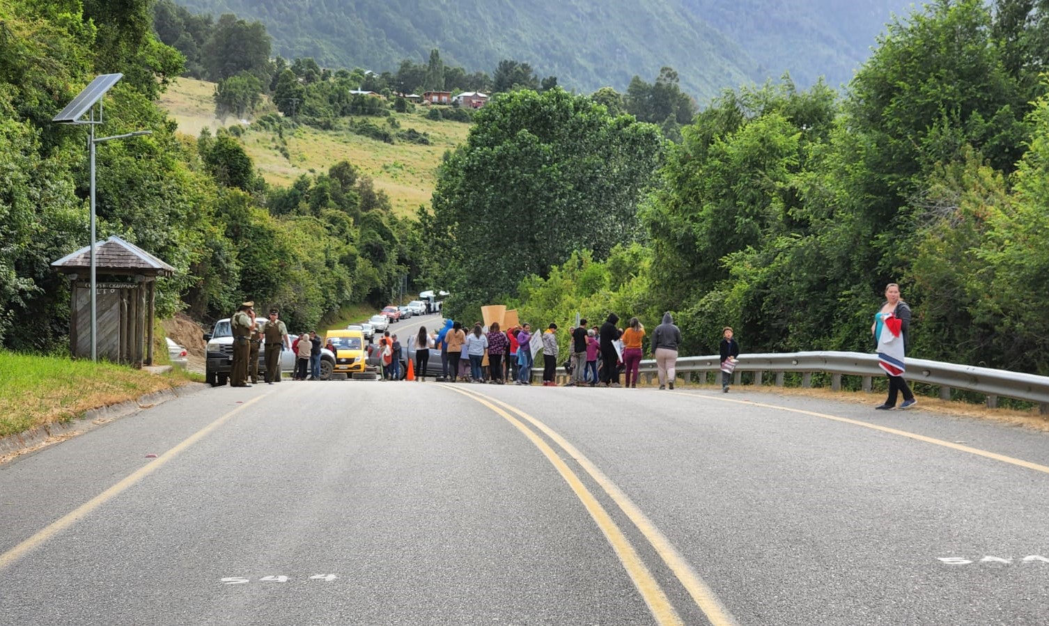 Luego de protesta de vecinos: MOP pone fecha a licitación para retomar obras en ruta de Futrono