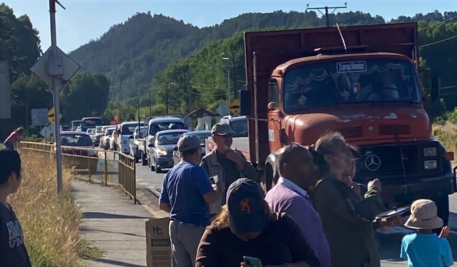 Familias de Pishuinco bloqueron ruta por problemas de abastecimiento de agua