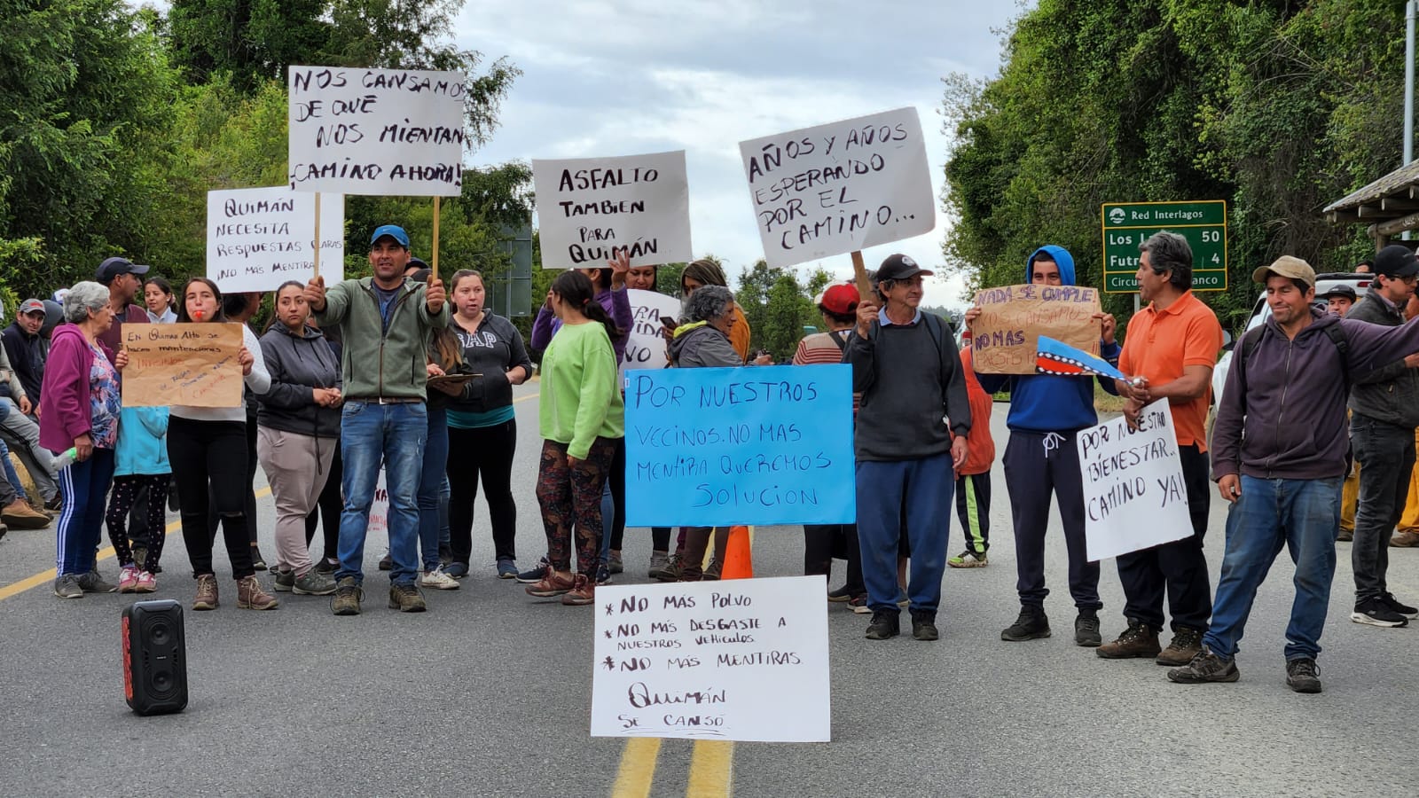 Vecinos deponen bloqueo en ruta de Futrono tras acordar mejoras en el camino