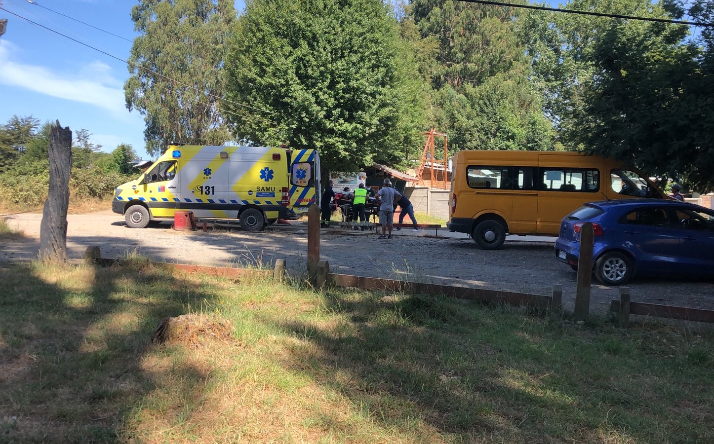 Motociclista y su hija fueron impactados por un tren de carga en Antilhue