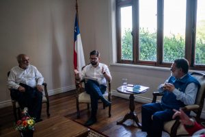 Gobernador Cuvertino en reunión con Presidente Boric pidió “contar con más recursos”