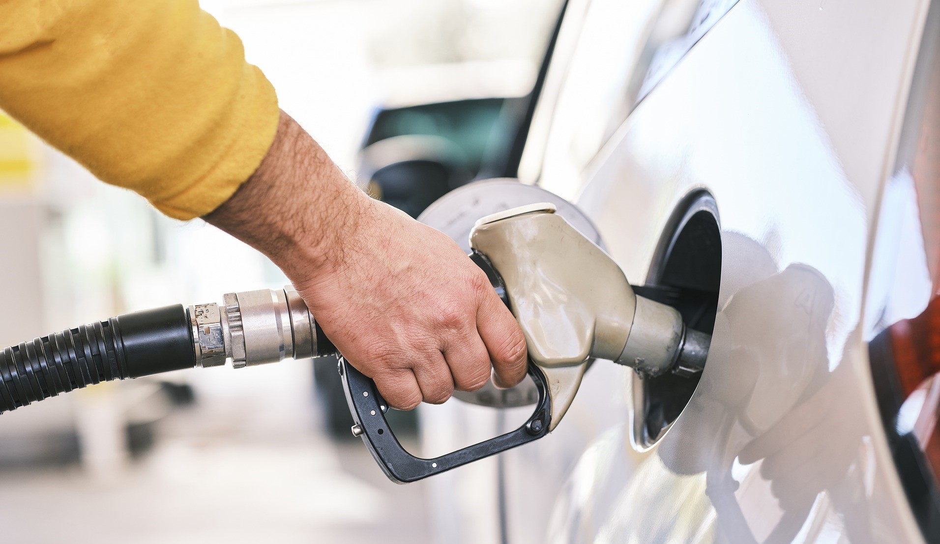 Respiro al bolsillo: Convenio rebajará precios de los combustibles y parafina en Valdivia