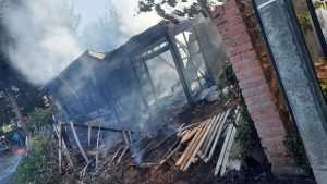 Vivienda fue consumida por violento incendio en el sector Las Ánimas de Valdivia