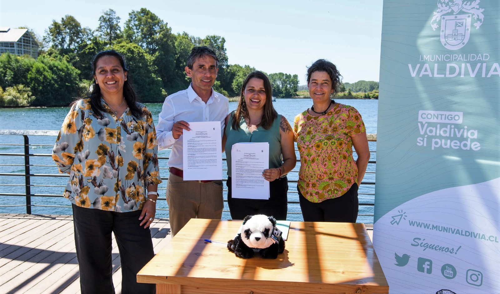 Municipalidad y WWF firman convenio para concretar iniciativas ambientalmente sostenibles en Valdivia