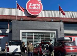 Encapuchados robaron y agredieron a trabajadores de supermercado en La Unión