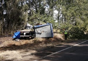 Choque entre camión y automóvil deja dos fallecidos en ruta que une Valdivia y Mariquina