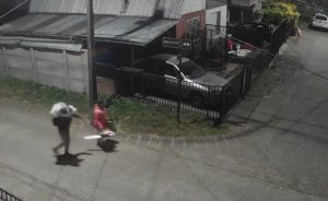 Cámaras lo identificaron: Dejan en prisión preventiva a imputado por diez robos en casas de Valdivia