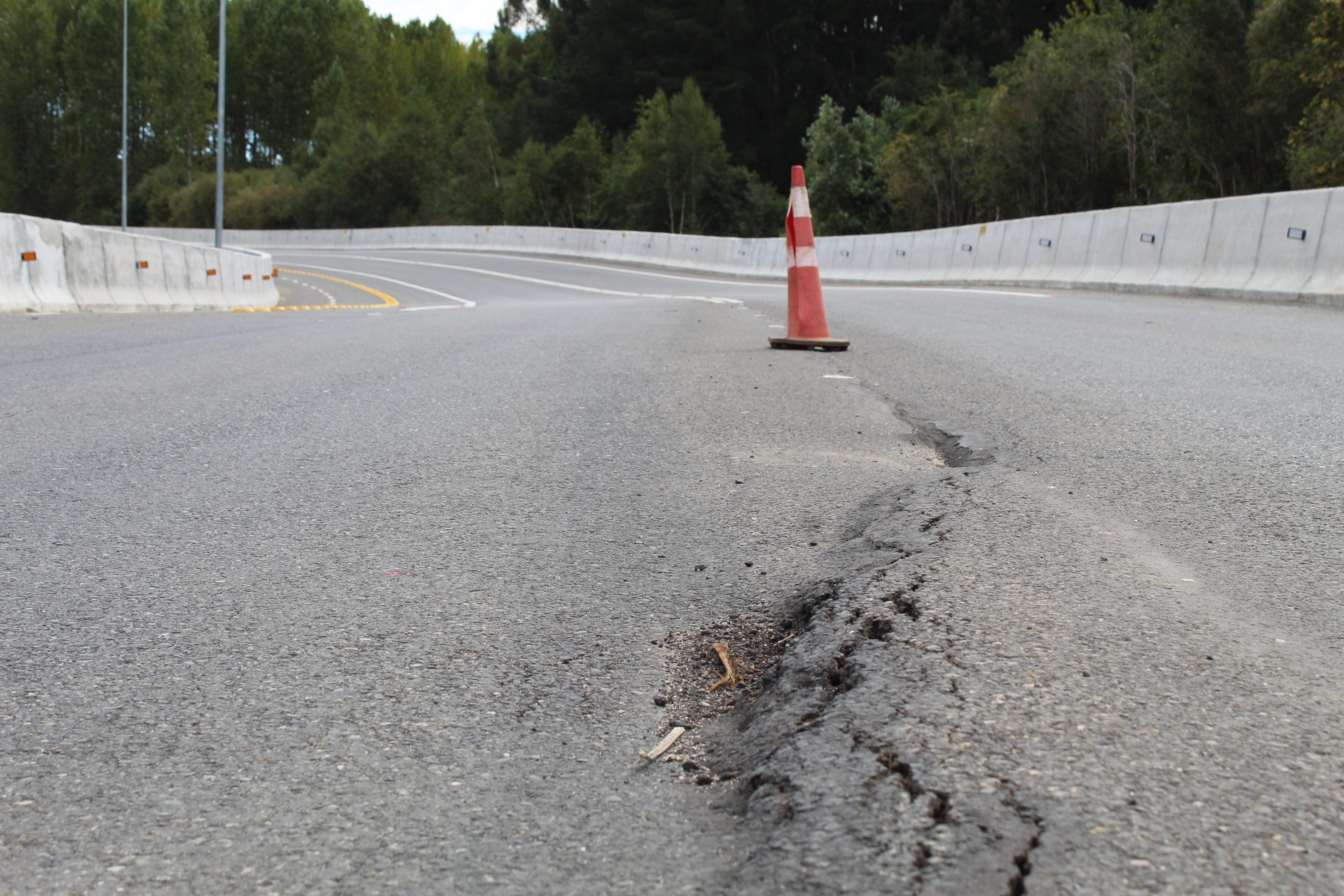 Nueva ruta de Circunvalación de Valdivia fue recién habilitada y ya presenta fallas
