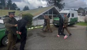 Grupo armado asaltó local, intimidó a comisario de franco y protagonizó persecución en Panguipulli