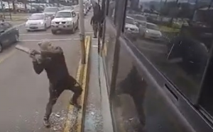 Tenía condena por amenazas: Causa antigua dejó preso a chofer detenido por agresión en Valdivia