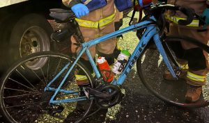 Ciclista muere por graves lesiones al ser impactado por un camión en el centro de Valdivia
