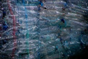 Plan piloto busca impulsar el reciclaje de botellas de plásticos PET en cinco escuelas de Valdivia